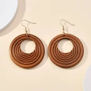 Boucles D’oreilles en Bois Ondulations pour un Style Unique