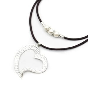 Collier Liège Noir Cœur Perles Artisanal — Bijoux en Bois