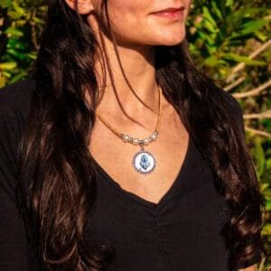 Collier en Liège Médaillon Viana pour un Style Unique et Authentique