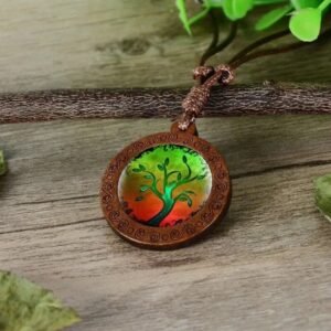 Collier Arbre de Vie Émeraude Bois et Verre — Bijoux en Bois