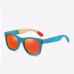 Lunettes de Soleil Blue Wood en Bambou avec Verres Miroir Colorés - Rouge